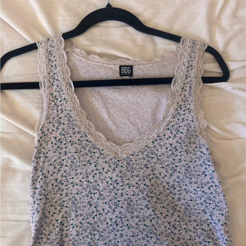 BDG Gray Sleeveless Tank Top with Scoop Neckline